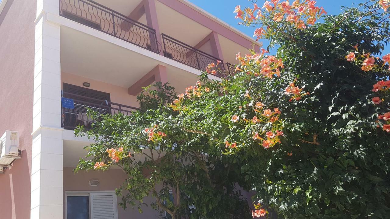 לוביסטה Apartments Indira II מראה חיצוני תמונה