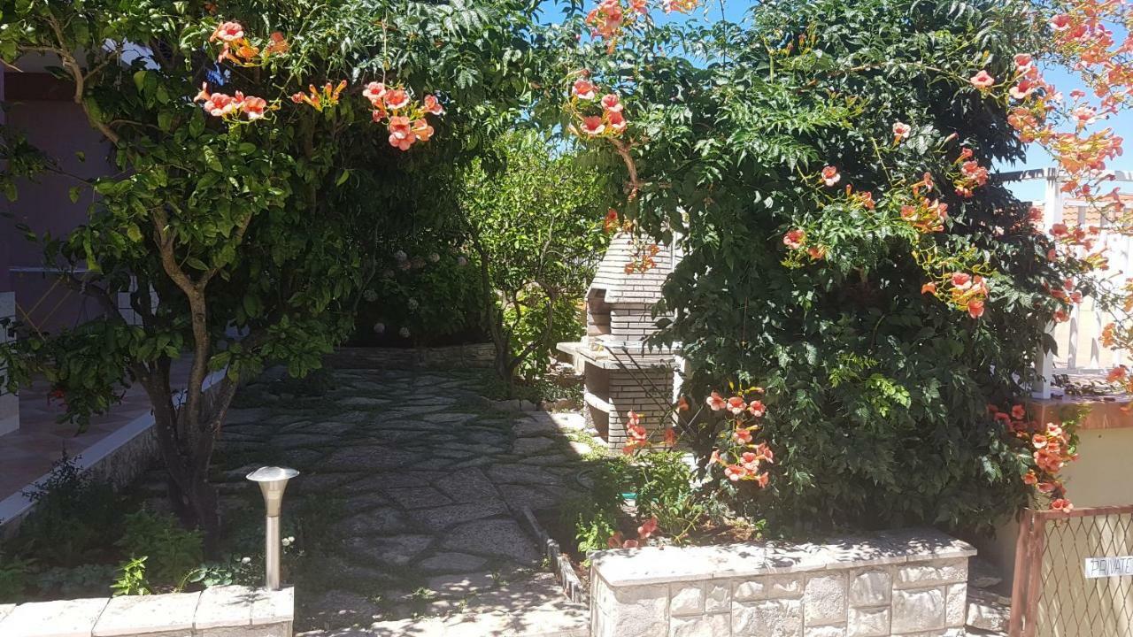 לוביסטה Apartments Indira II מראה חיצוני תמונה
