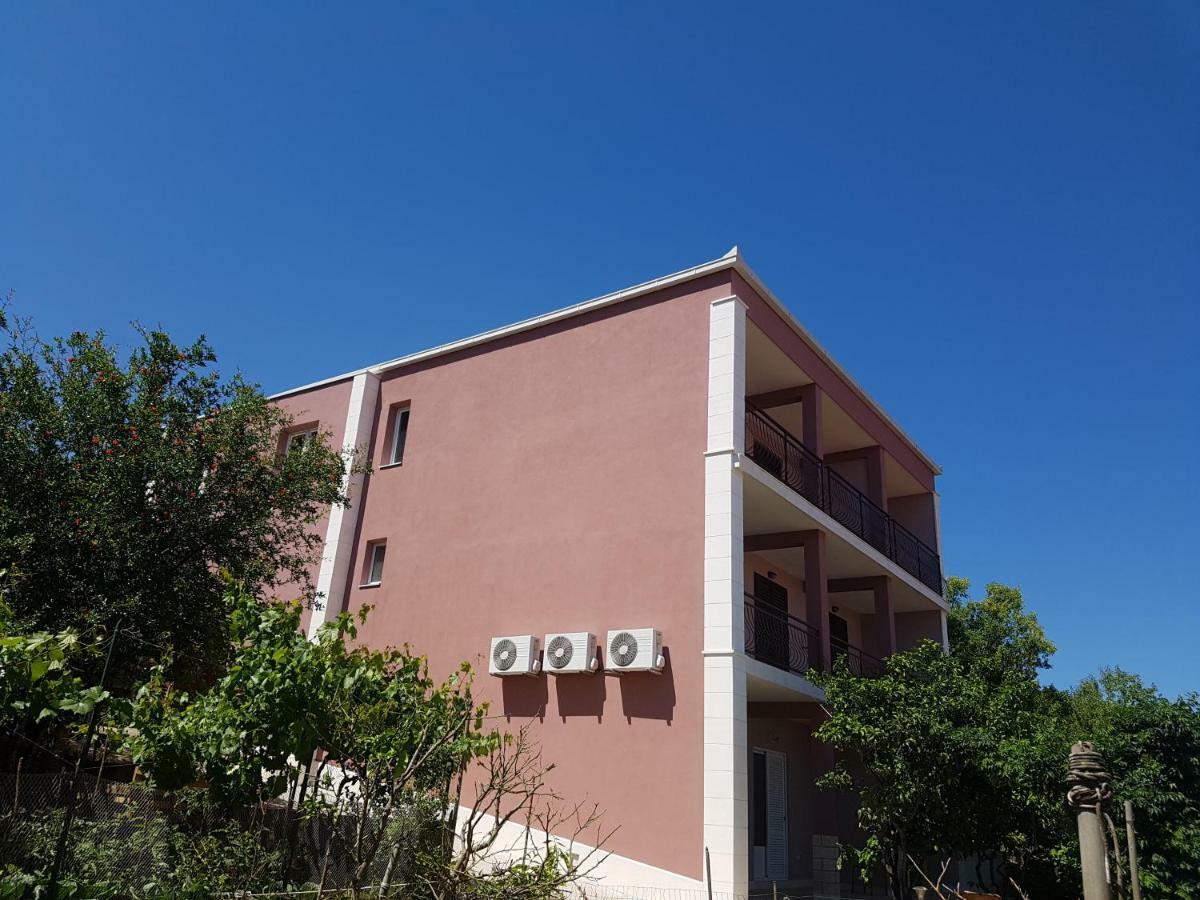לוביסטה Apartments Indira II מראה חיצוני תמונה