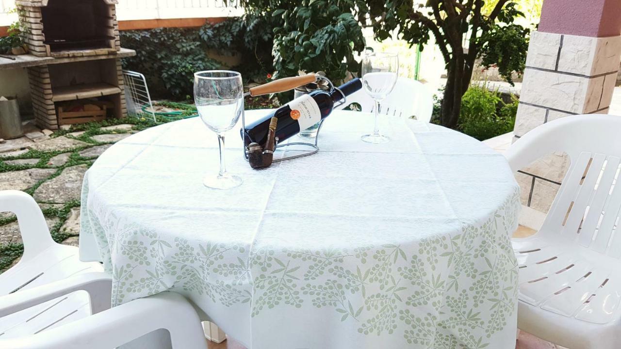 לוביסטה Apartments Indira II מראה חיצוני תמונה