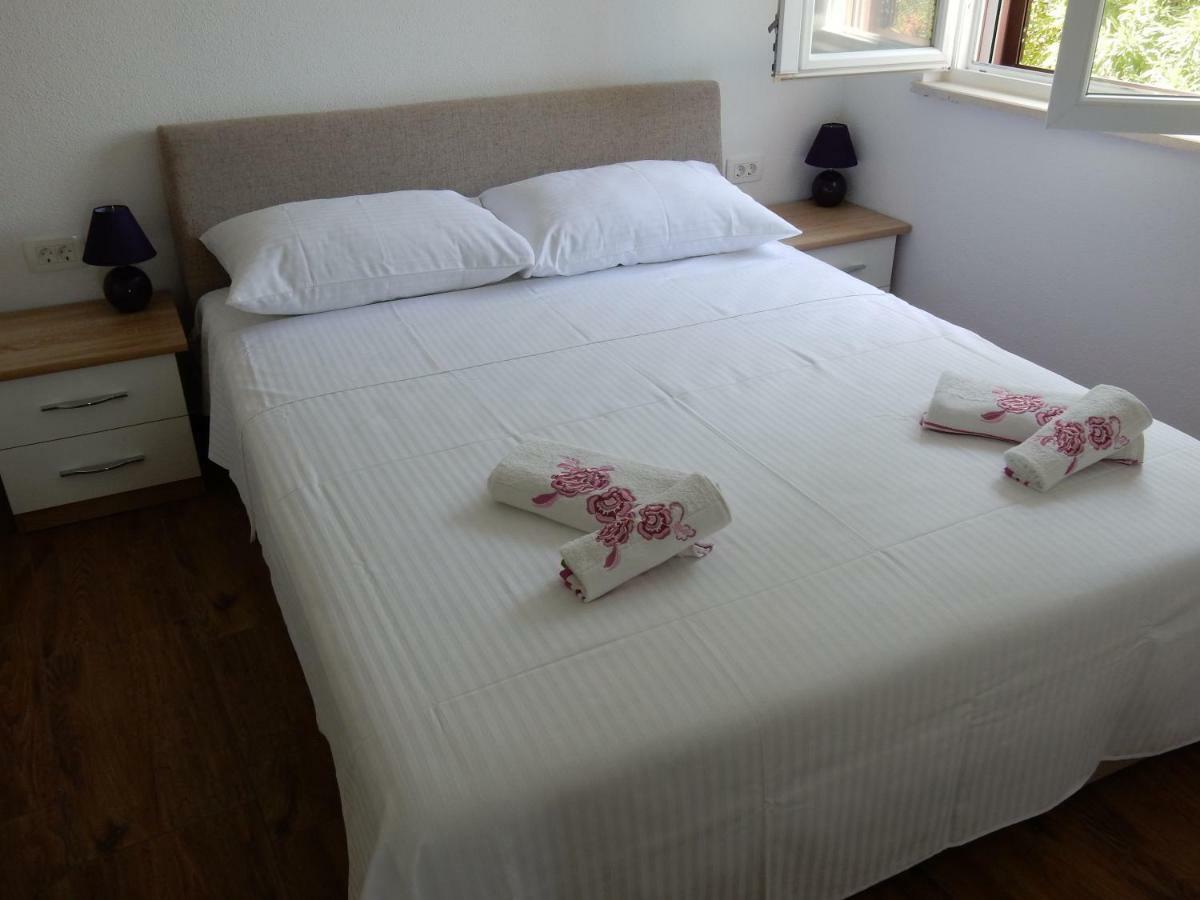 לוביסטה Apartments Indira II מראה חיצוני תמונה
