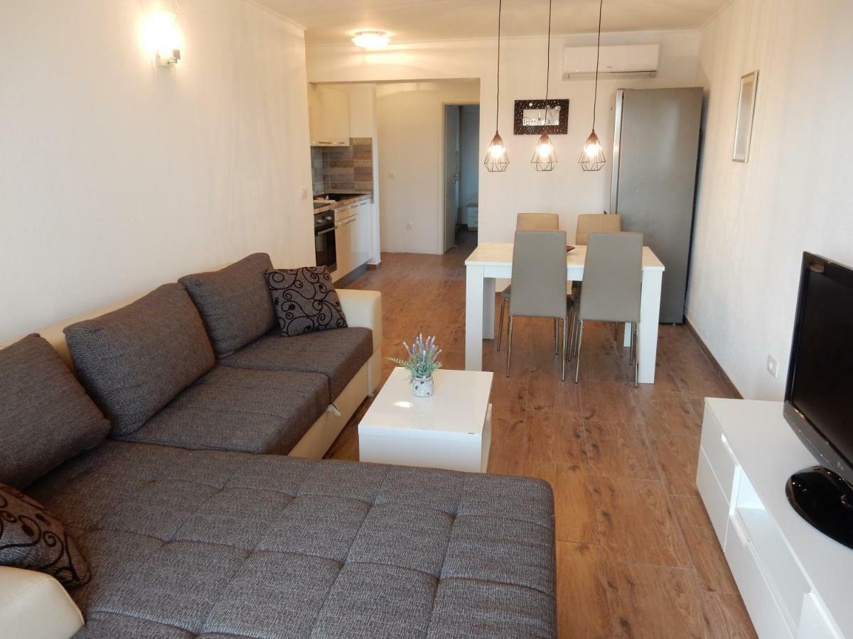 לוביסטה Apartments Indira II מראה חיצוני תמונה