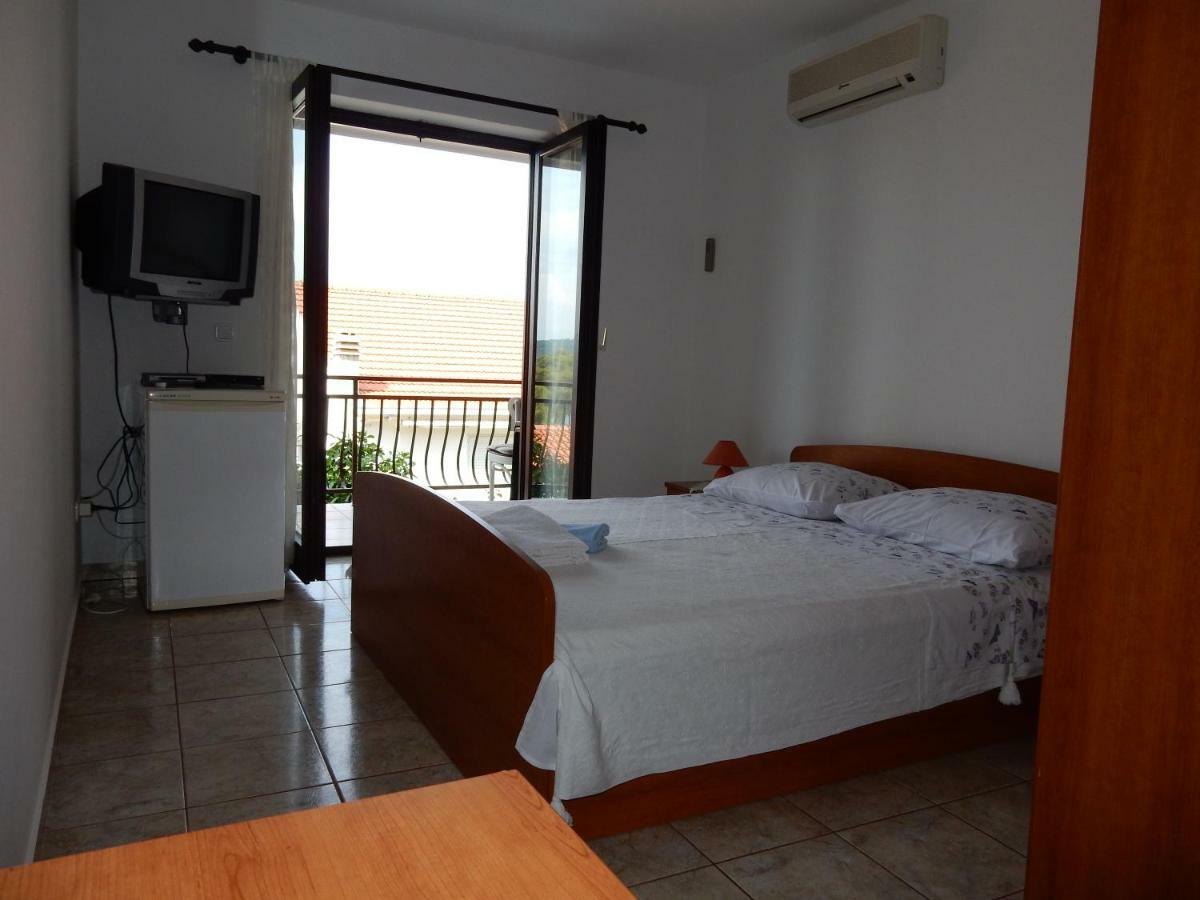 לוביסטה Apartments Indira II מראה חיצוני תמונה