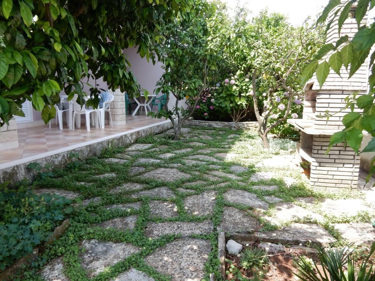 לוביסטה Apartments Indira II מראה חיצוני תמונה